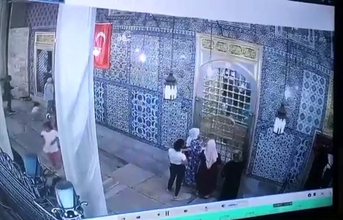Eyüp Sultan'daki çiniler 'şeytan simgesi' denilerek parçalandı! İşte gerçek hikâyesi...