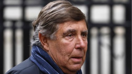 GALA VIDÉO - Jean-Pierre Foucault dézingue Mask Singer : "Je n’ai pas bossé pendant 50 ans pour terminer en courgette”