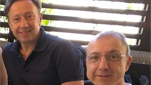 VOICI - Stéphane Bern en deuil : son frère Armand Bern est mort à 59 ans