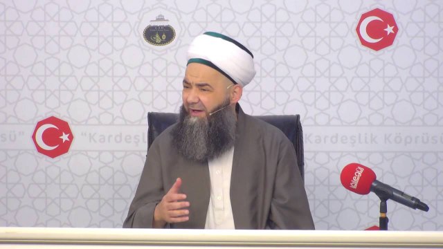 İslamoğlu reddettiği takke, sarık, cübbe ve helallik alma amellerini işine gelince nasıl kullanıyor.