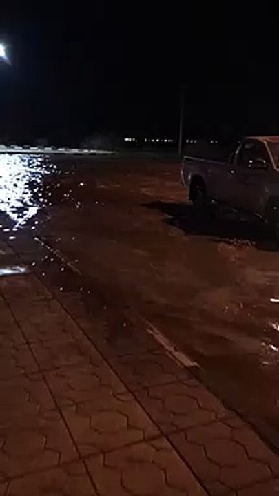 سيول وادي ابن عبدالله تقطع الكهرباء بـ"كدمي الموسم"