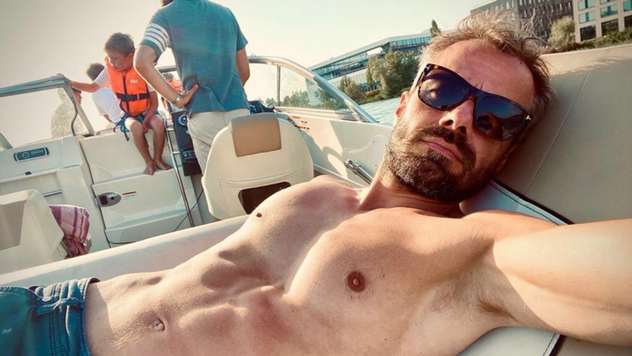 Was für Muskeln! „Sturm der Liebe“-Sven Waasner urlaubt oben ohne