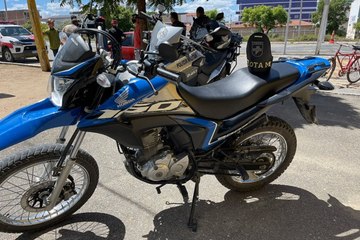 Em Pombal, PRF e ROTAM recuperam motocicleta clonada que circulava livremente na cidade