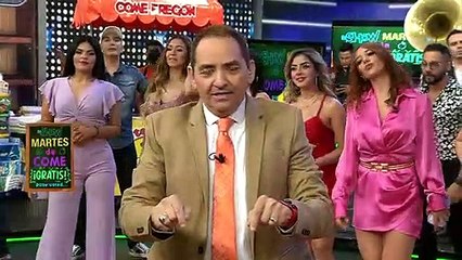 Sensual baile de 'Floresita' en vestido rosa