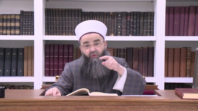 Diyanet Reisi Her Cemaate Mavi Boncuk Dağıtıyormuş Ama Bizim Cemaate Taktığı Boncuk Gerçektir.