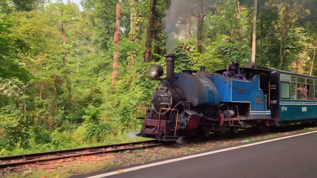 Compare world's smallest DHR Steam and Diesel locos hauling toytrains, Darjeeling Himalayan Railway