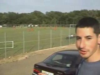 Les Tarés sur le terrain de foot avec Robert