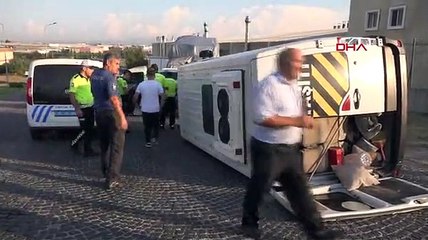 Bursa'da 2 servis minibüsü çarpıştı: 8 işçi yaralı