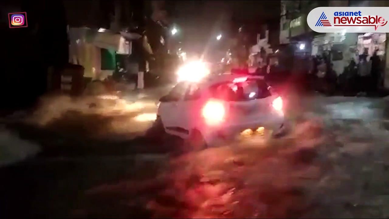 Strong current sweeps away car with passengers in Indore