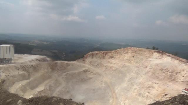 Kadirlili Yurttaş, Evinin Yakınındaki Taş Ocağından Şikayetçi: Patlatma Yapıyorlar, Taş Geliyor, Taş Düşüyor.