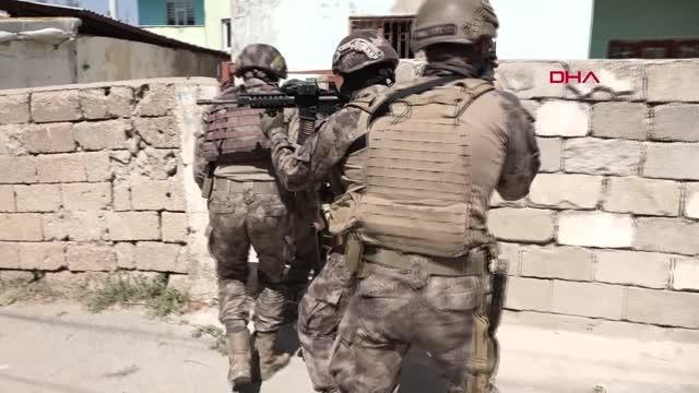 Van gündem haberi: VAN'DA METRUK EVDE 33 KAÇAK GÖÇMEN YAKALANDI