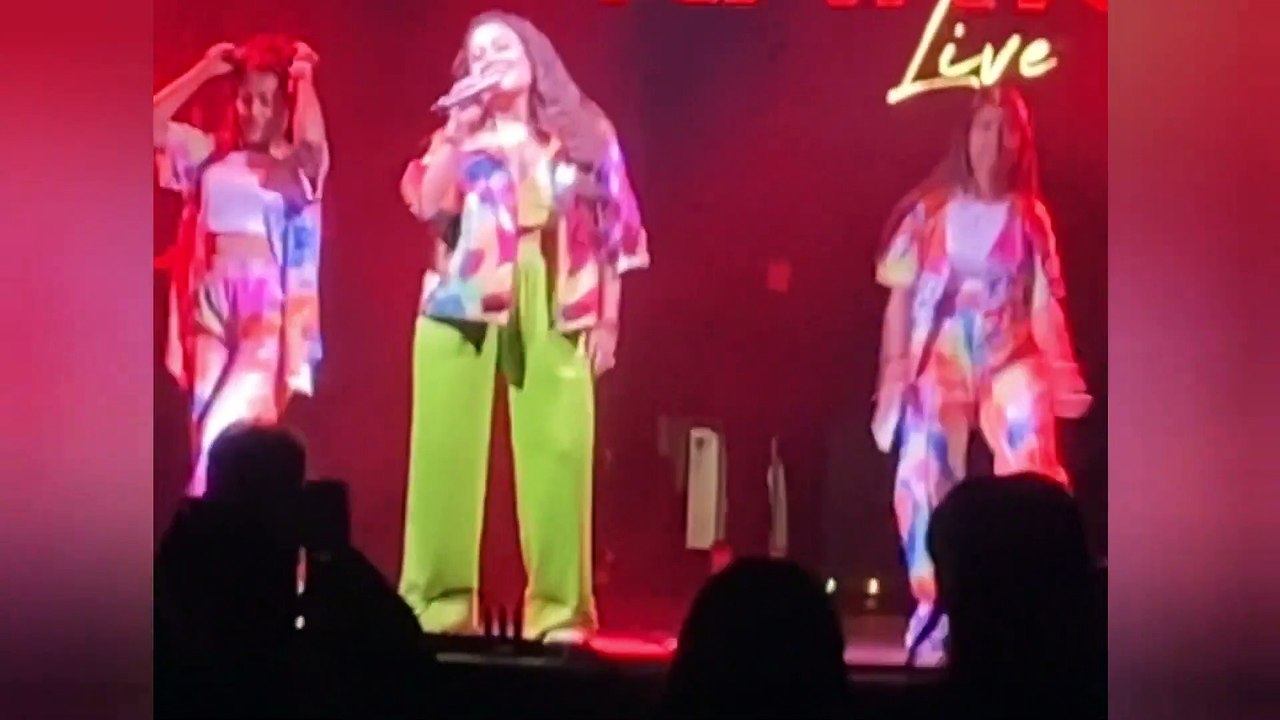 Neha kakkar with husband rohanpreet singh Live performance 2022_ --enjoy 420