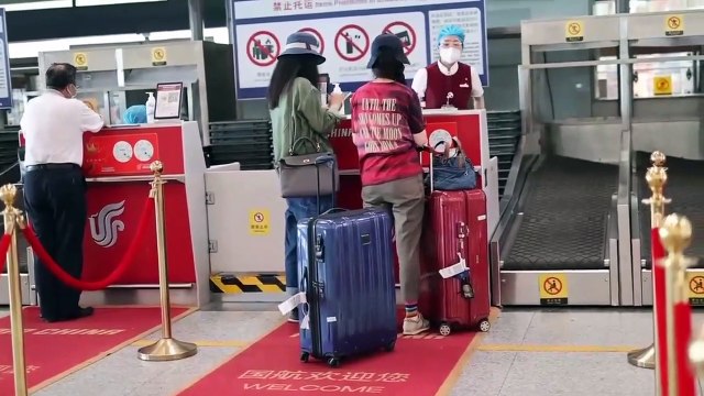 [2022.08.10] Triệu Vy tại sân bay Bắc Kinh - 赵薇 @北京首都机场