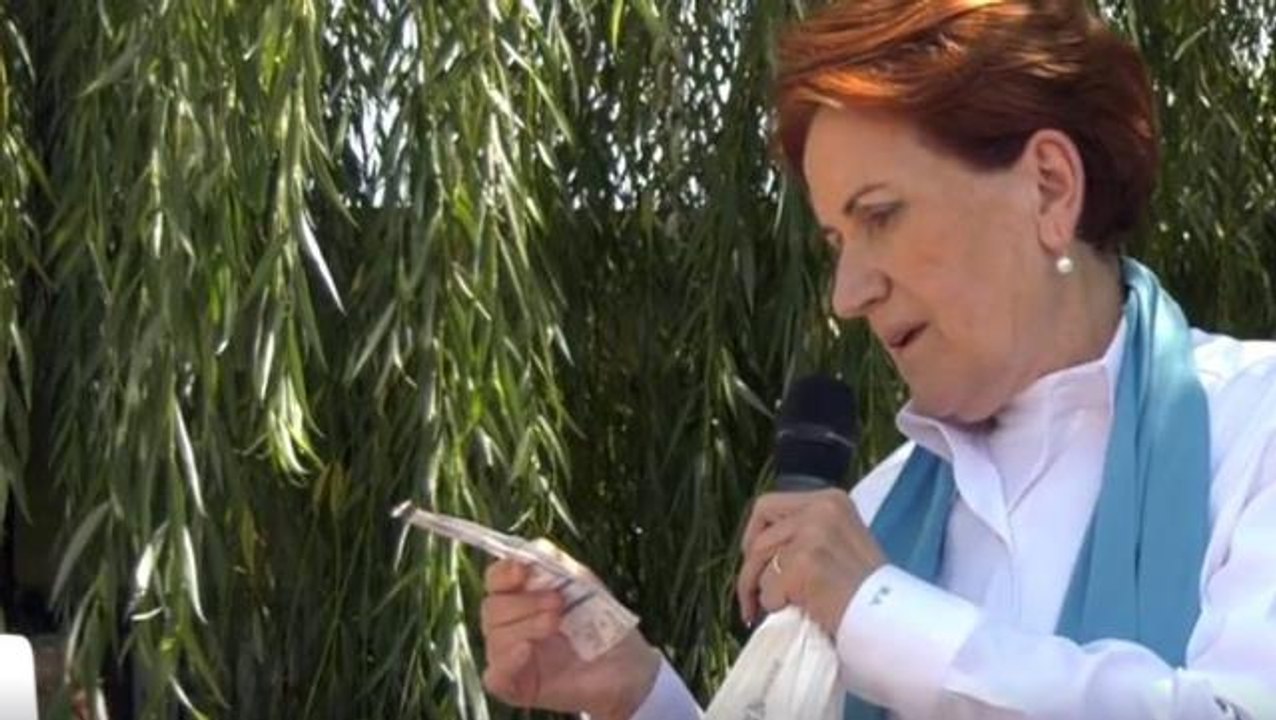 Akşener, çiftçinin kendisine uzattığı elektrik faturası karşısında şaşırıp kaldı: Sözün bittiği yer
