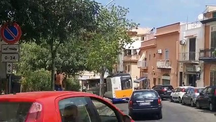 Rifiuti e traffico, proteste da Sferracavallo: "Borgata dimenticata e invivibile"