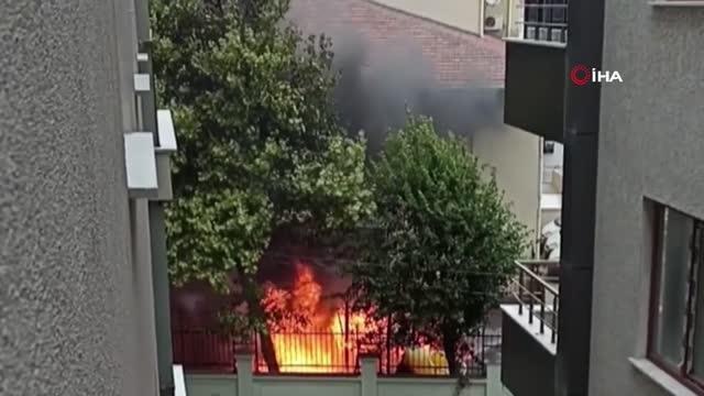 Küçükçekmece'de çocuklar oyun oynarken okulun parkını yaktı