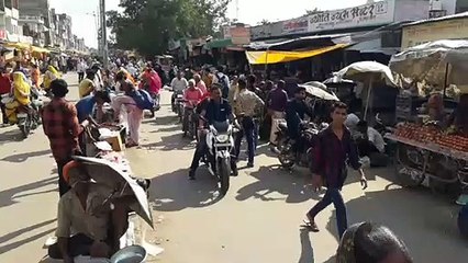 रक्षाबंधन पर बाजार हुए गुलजार, दिनभर दुकानों पर रही भीड़