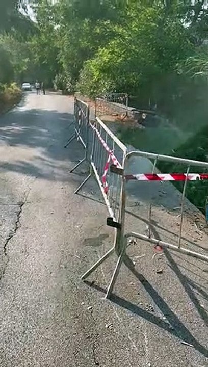 Vulcano, pioggia torrenziale e crolla un pezzo di strada provinciale