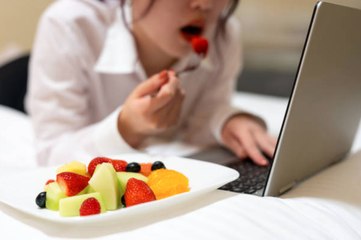 Simple and Healthy Snacks to Enjoy While Working From Home