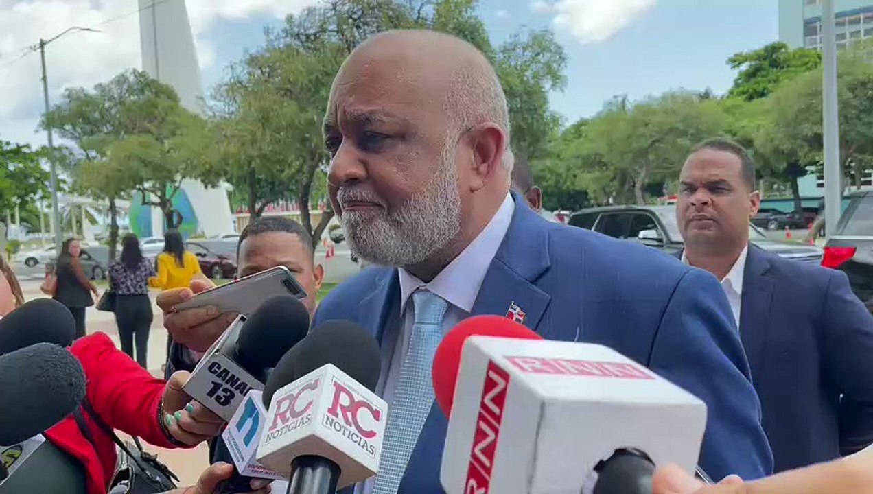 Fulcar entrega a la PGR documentos sobre licitación libros digitales