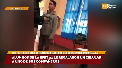 Alumnos de la EPET 24 le regalaron un celular a uno de sus compañeros