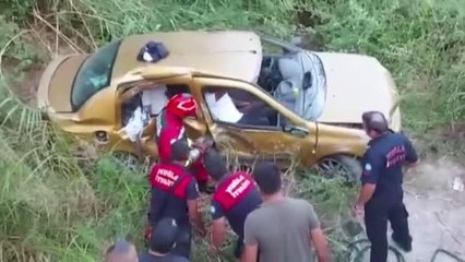 Otomobilin şarampole devrilmesi sonucu 4 kişi yaralandı