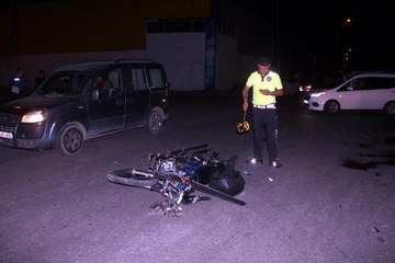CİPE ÇARPAN MOTOSİKLETLİ ÖLDÜ