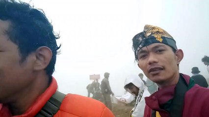 Momen ketika mendaki gunung ciremai
