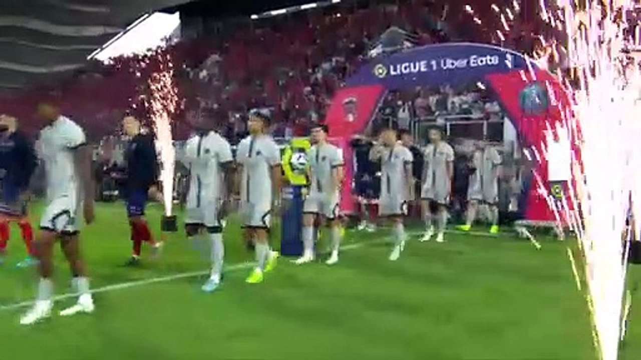 Football CLERMONT FOOT 63  PARIS SAINTGERMAIN 0  5  Highlights  CF63  PSG  20222023