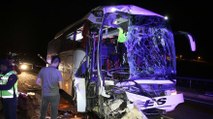 Uşak’ta yolcu otobüsü TIR’a çarptı, bir ölü, 43 yaralı