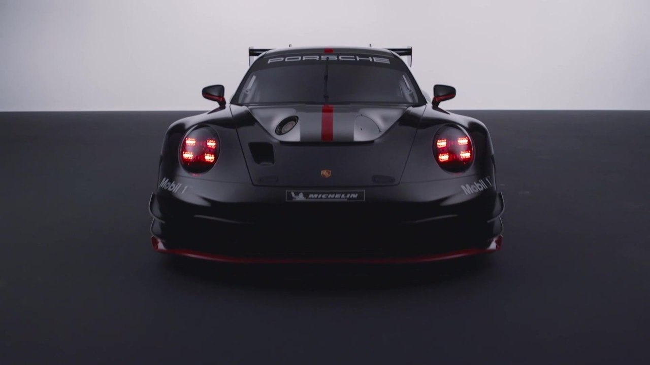 Der neue 911 GT3 R Trailer