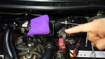 Cómo limpiar el Sensor IAT del Tiida