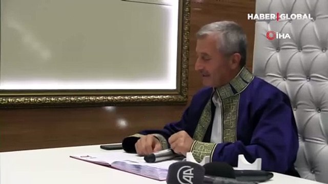 Belediye Başkanı işitme engelli çiftin nikahını işaret diliyle kıldı