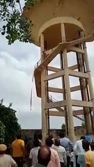 कुम्हेर में जलदाय विभाग की पानी की टंकी पर चढ़ी महिला
