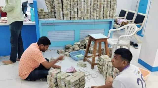 I-T dept seizes Rs 58 crore cash, 32 kg gold in raids conducted in Maharashtra