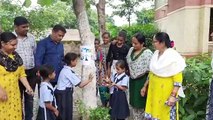 Gujarat Environment Friendly News पर्यावरण संरक्षण के संकल्प के साथ छात्राओं ने वृक्ष को बांधी राखी