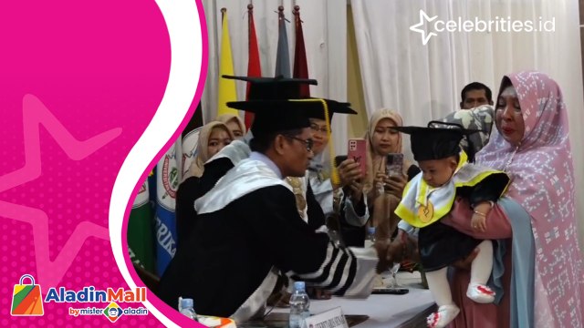 Bayi Wakili Ibu Kandung Wisuda Universitas Andi Djemma Palopo