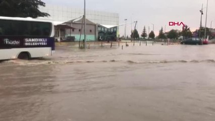 Afyon haberi... AFYON'DA SAĞANAK NEDENİYLE İŞ YERLERİ VE PATATES TARLALARINI SU BASTI