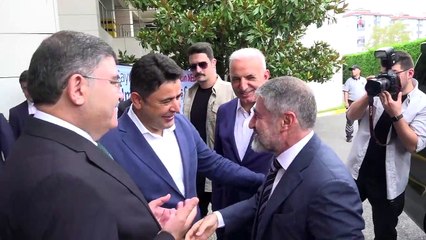 Başka ülkenin bakanına "ben sokağa çıkabiliyorum, siz çıkamıyorsunuz" diyen Bakan Nebati'den mesaj veren paylaşım