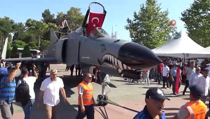 Türkiye’de böylesi görülmedi! Savaş uçağını karadan yürüttüler