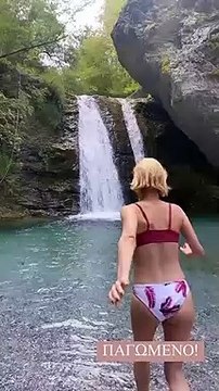 Νάντια Μπουλέ: Έτσι είναι το κορμί της με μπικίνι και χωρίς ρετούς ένα χρόνο μετά τη γέννηση της κόρης της