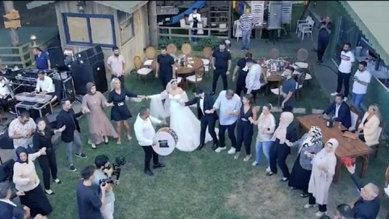 Nihat Doğan'ın düğününden çok özel görüntüler! Gelin ve damat "Ki Zava ki Büke" ile kurtlarını döktü