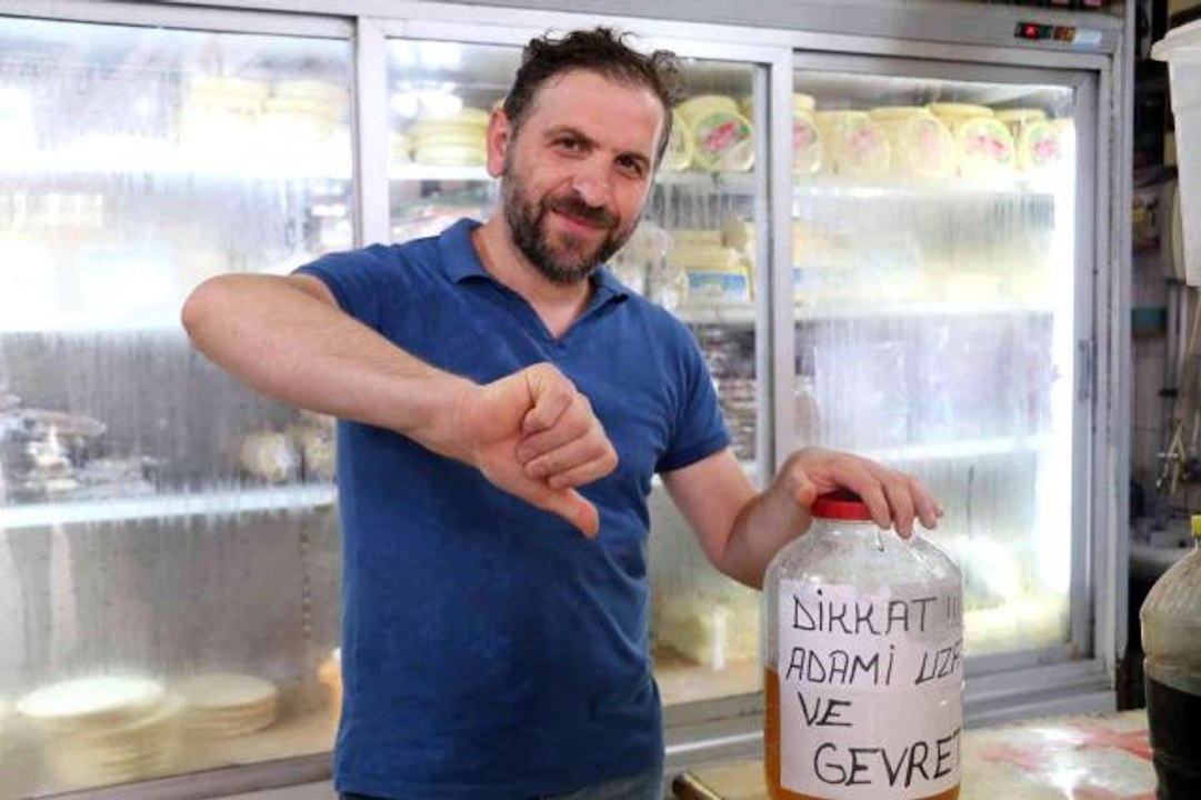 Rize haberi | Yediği bal sonrası fenalaşan ayıya teşhisi Rizeli bal satıcısı koydu: "Kesin deli bal yemiştir çünkü o bal bayıltır"