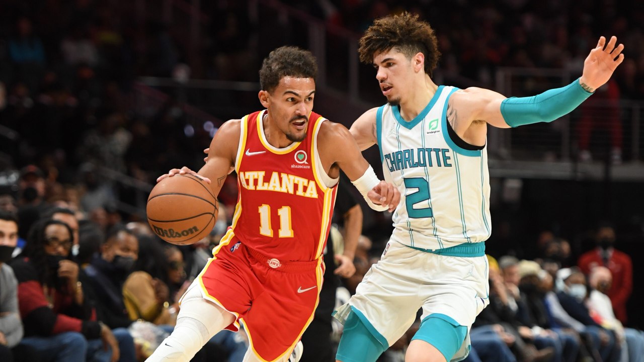 Trae Young's Top 10 handles of the 202122 NBA Season Vidéo Dailymotion