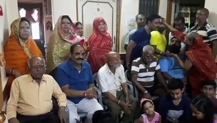 भाइयों के हाथों पर सजा बहनों का प्यार