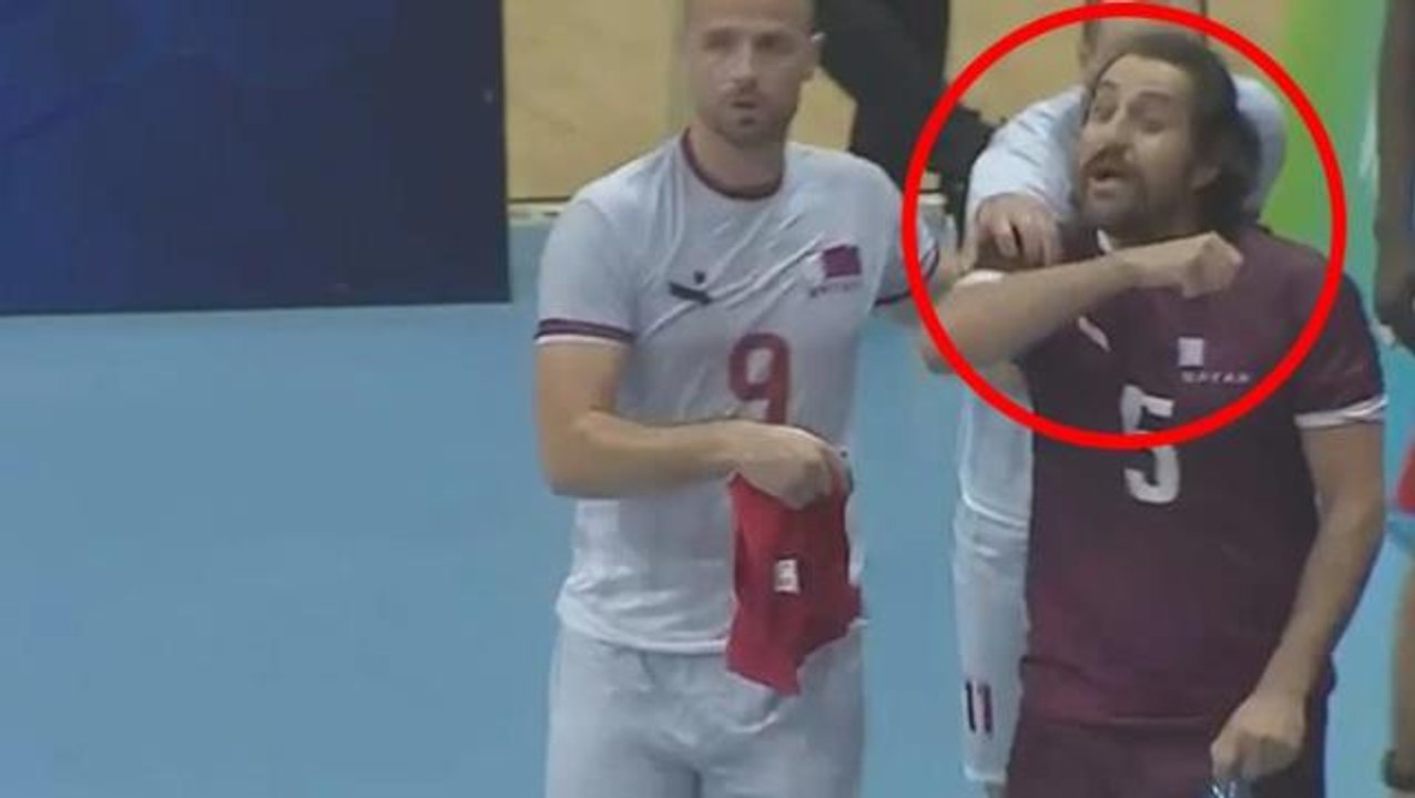 İslami Dayanışma Oyunları'nda haddini aşan Katarlı sporcu, Türk voleybolculara "Kafa kesme" hareketi yaptı