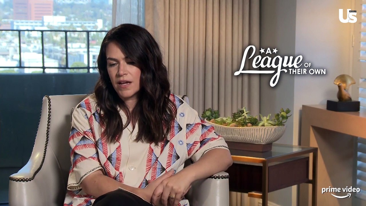 D'Arcy Carden Talks Rosie O'Donnell on 'League of Your Own' Set