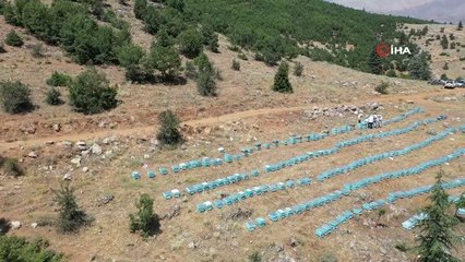 Esenköy Yaylası'na 5 ay önce kovan bırakan üreticiler, bal sağımına başladı