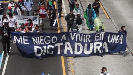 Universitarios y campesinos se alzan contra la corrupción y el Gobierno en Guatemala