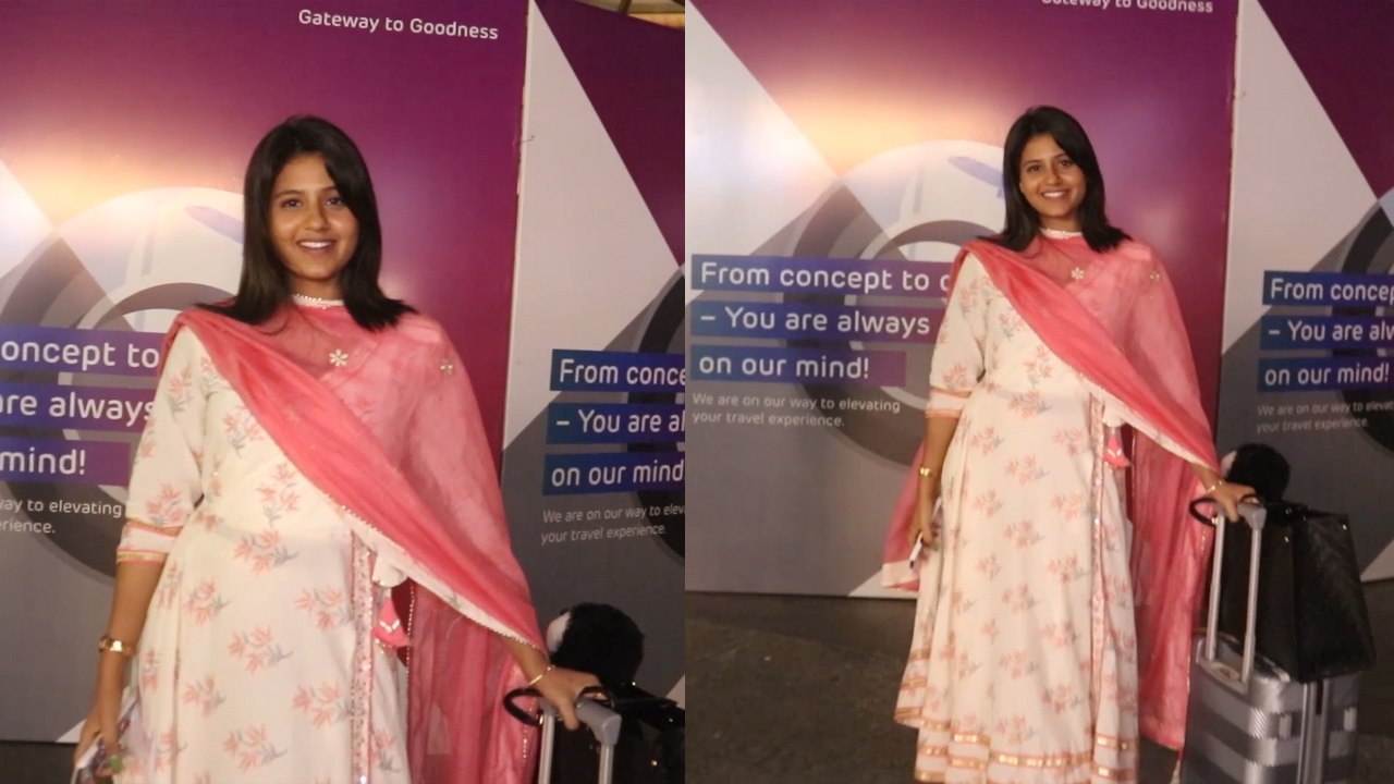 Lock Upp fame Anjali Arora's Spotted at Airport Amid Leaked MMS Controversy | FilmiBeat